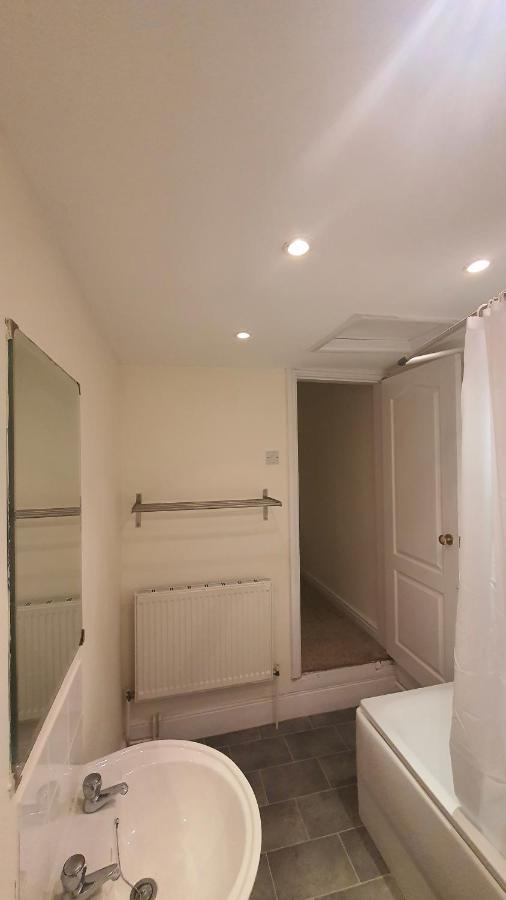 Spacious 2 Bedroom In Apartamento