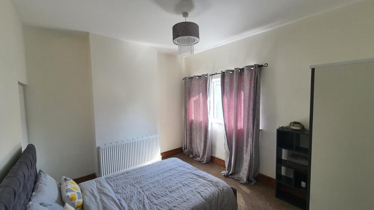 Spacious 2 Bedroom In Apartamento Birmingam
